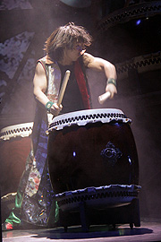 Yamato - The Drummers of Japan: neue Show "Bakuon - Legend of the Heartbeat" im Circus Krone (16.-21.06.2015) (©Foto: Martin Schmitz)